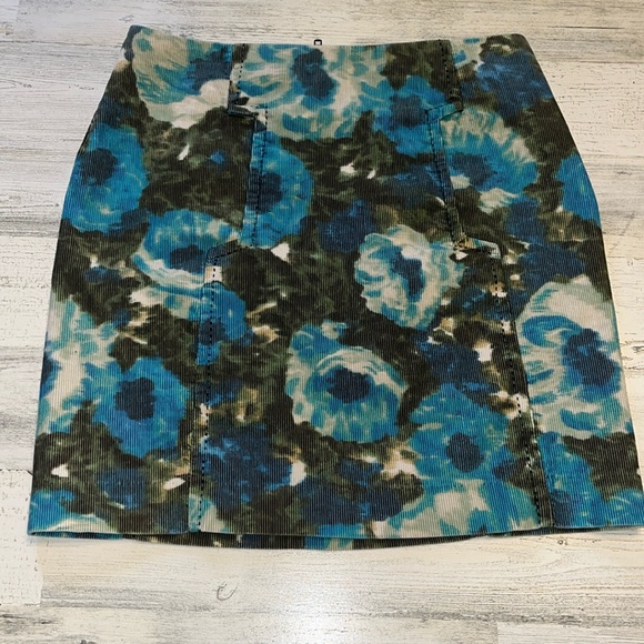Anthropologie Dresses & Skirts - Anthropologie corduroy skirt.  Size 8